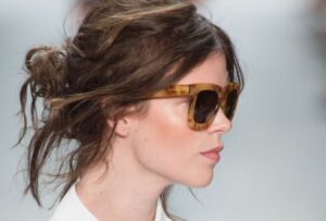 messy-low-bun