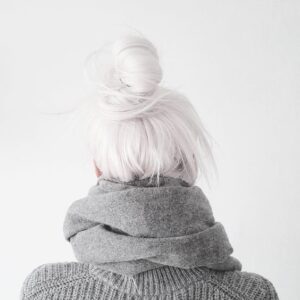 how to get white hair with bleach
