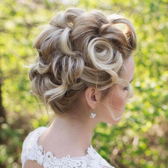 Bridal Pin Curl Up Do