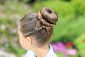 ballerina bun with hair bow