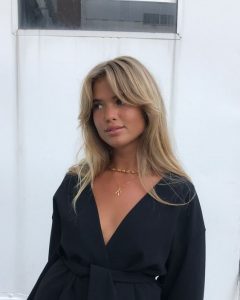 feathered curtain blonde