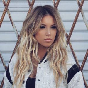warm blonde shadow roots