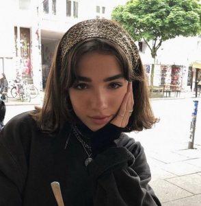 minimal curtain bangs