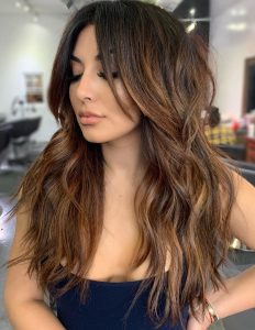 curtain bangs mocha