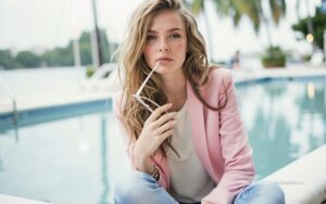 25 Jolies Coiffures sur le Côté - try on this hairstyle