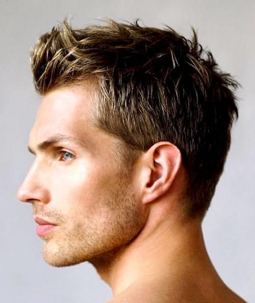 Quiff con Corte Militar