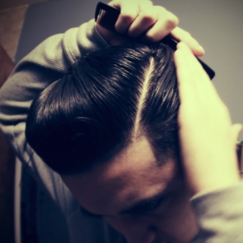 How to use pomade hair