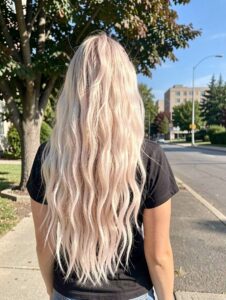 تسريحات الشعر مع الإضافات - جرّبي هذه التسريحة