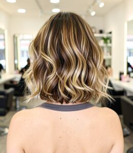 30-layered-bob-haircuts-short-wavy-bob-06