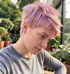 short-layered-haircuts-layered-lavender-pixie-14