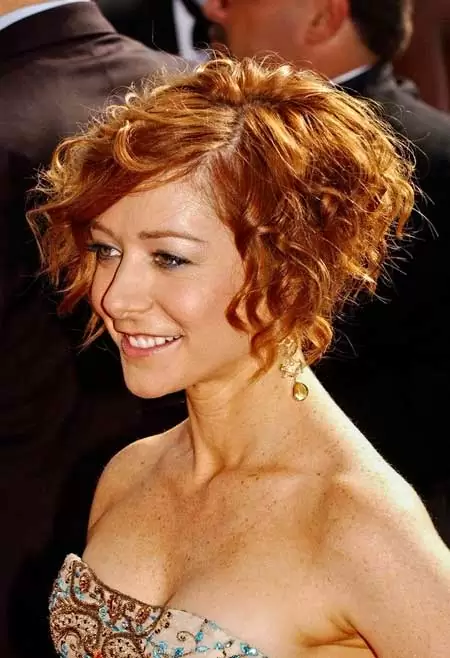 short hairstyles for curly hair
