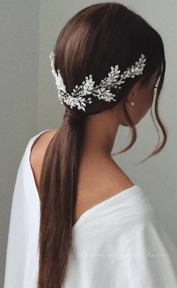 bride low pony clip